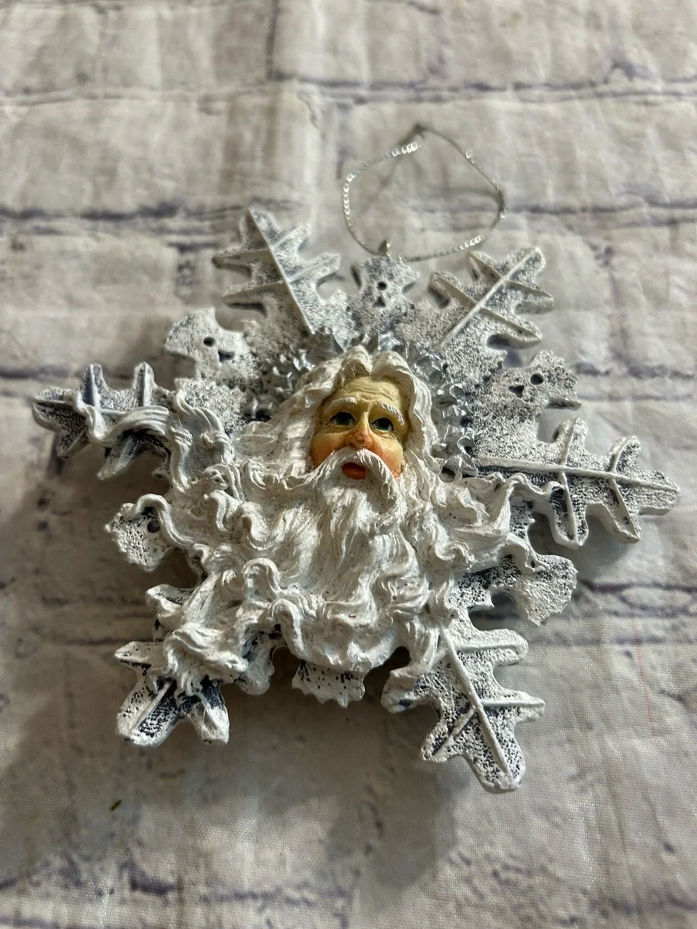 OLD FASHIONED DETAILED SCULPTED WHITE SANTA CLAUS FACE GLITTERED ORNAMENT (1)